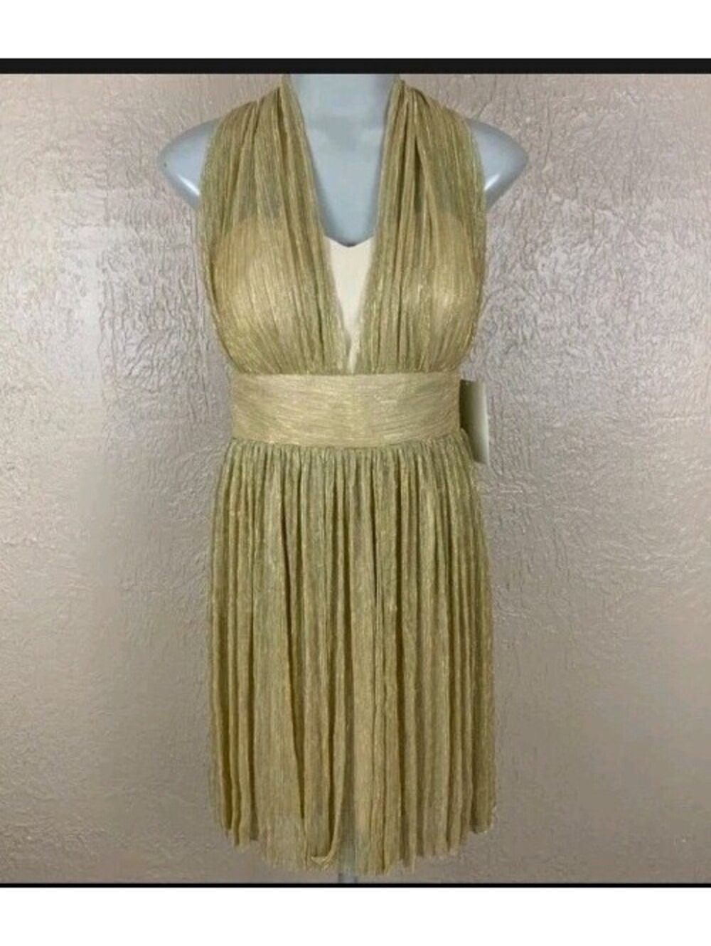 Alexia Admor Gold Pleated Halter Dress Metallic Shimmer NWT Size 8